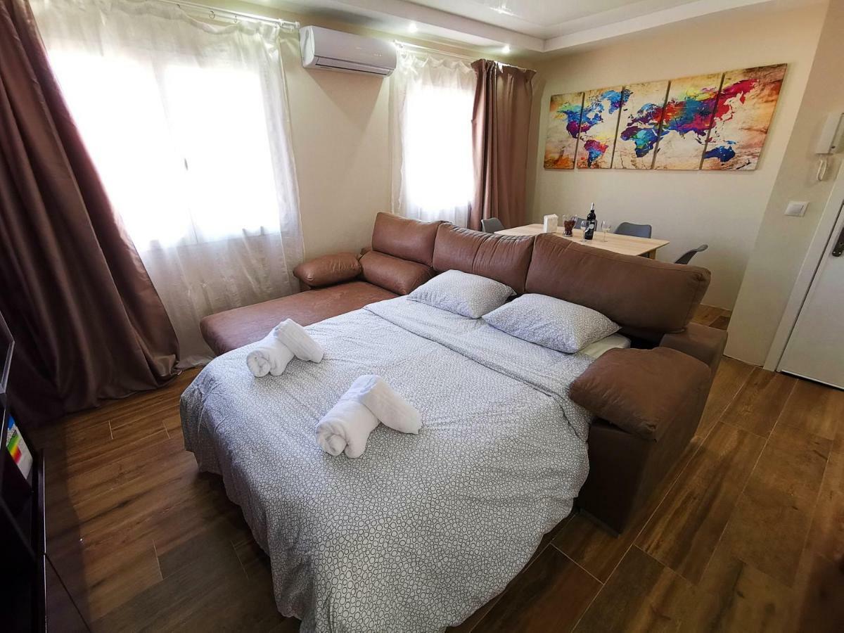 Genuar Apartments Malaga Center. Free Parking Экстерьер фото